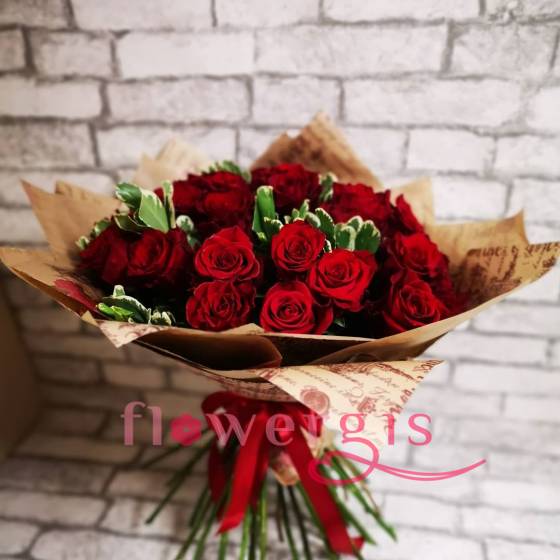 Жемчужина из роз